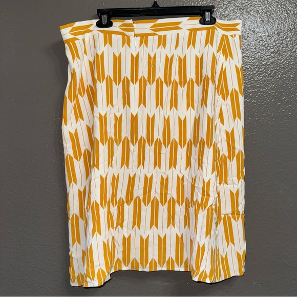 Pendleton Women's Goldenrod Arrow Viscose Skirt size 18 - Picture 5 of 6
